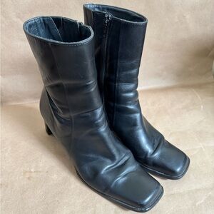 Paul Green Black Leather Zip Up 2.5” Heeled Boots. Size UK 6/US 8.5